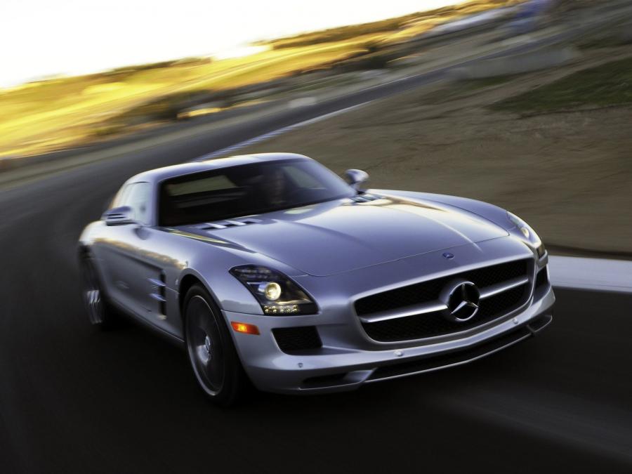  Mercedes-Benz SLS AMG 2010 года  (US) (фото 14 из 43)